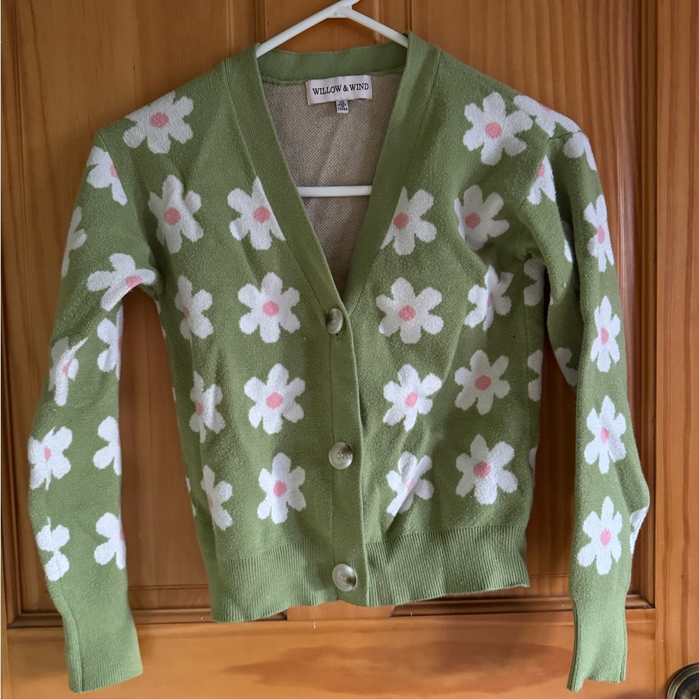 Willow and wind extra small green cardigan with daisies